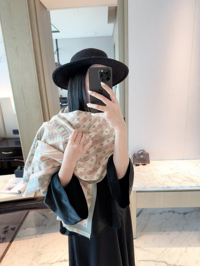 LV Scarf 012 180*60cm