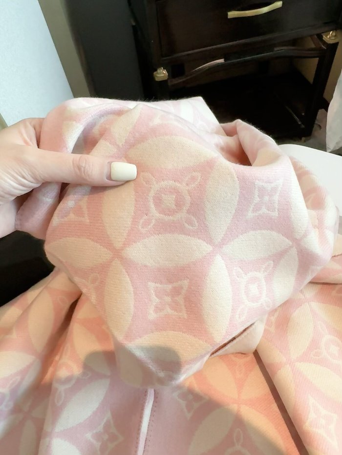 LV Scarf 017 180*60cm