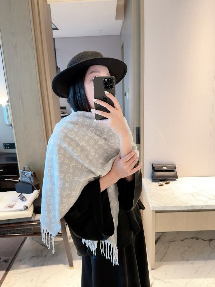 LV Scarf 016 180*60cm