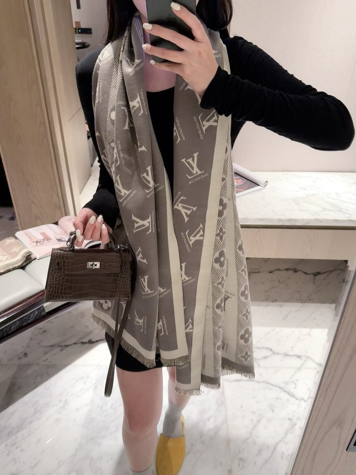 LV Scarf 019 180*60cm