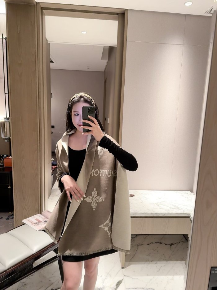 LV Scarf 018 180*60cm