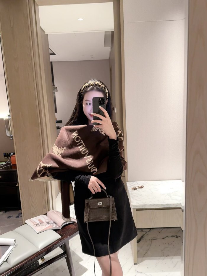 LV Scarf 018 180*60cm