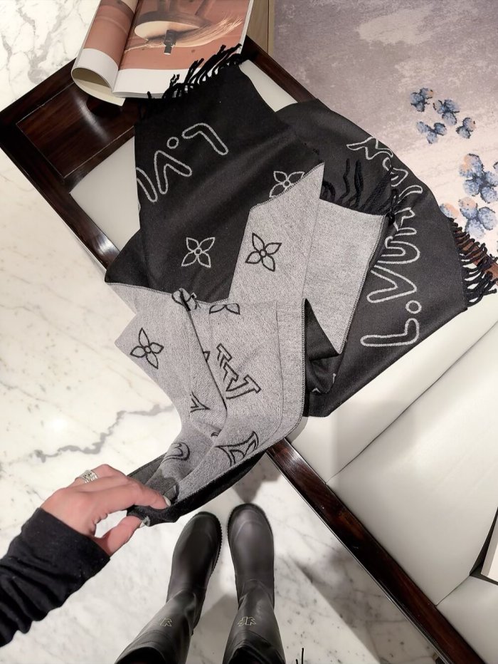 LV Scarf 039 180*60cm