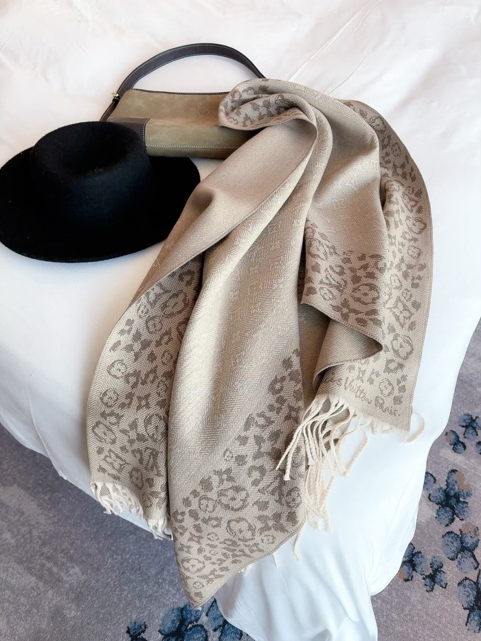 LV Scarf 025 180*60cm