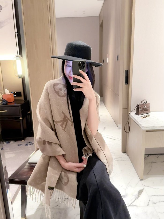 LV Scarf 036 180*60cm