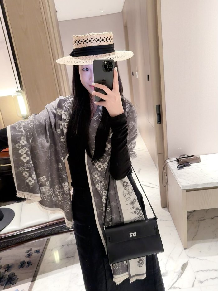 LV Scarf 031 180*60cm