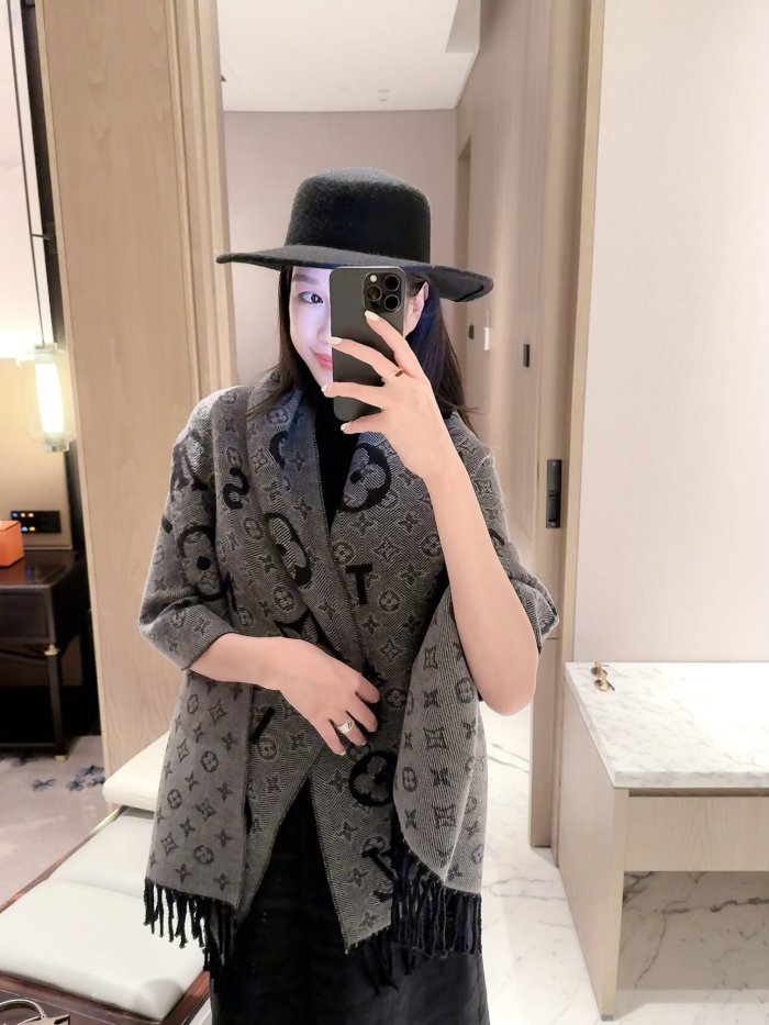 LV Scarf 037 180*60cm