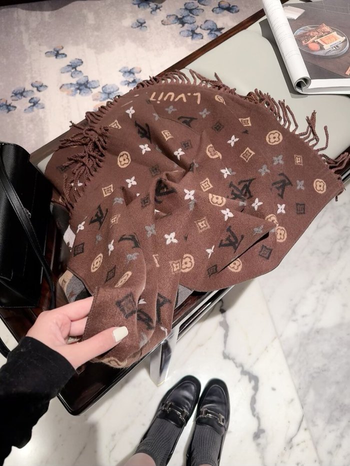 LV Scarf 041 180*60cm