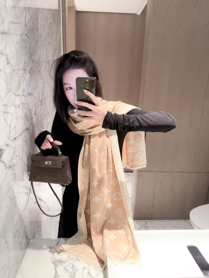 LV Scarf 029 180*60cm