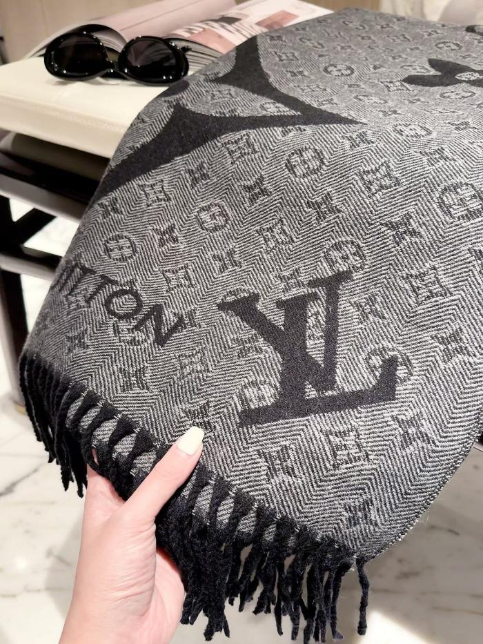 LV Scarf 036 180*60cm