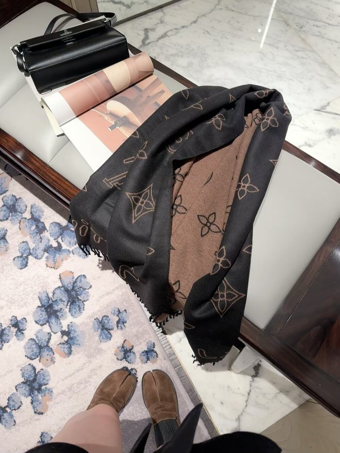 LV Scarf 039 180*60cm