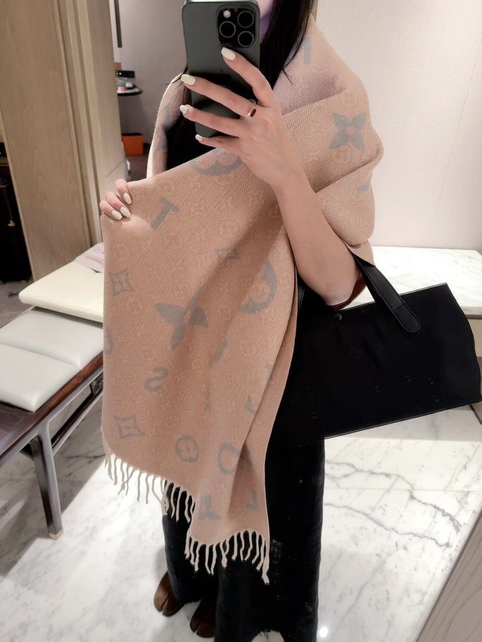 LV Scarf 037 180*60cm
