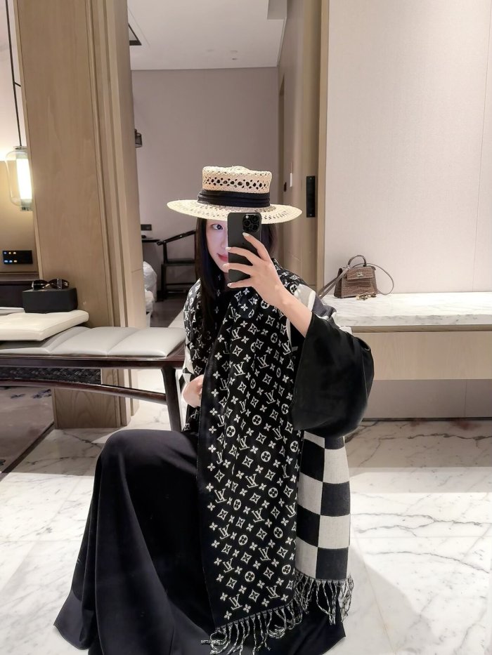 LV Scarf 027 180*60cm