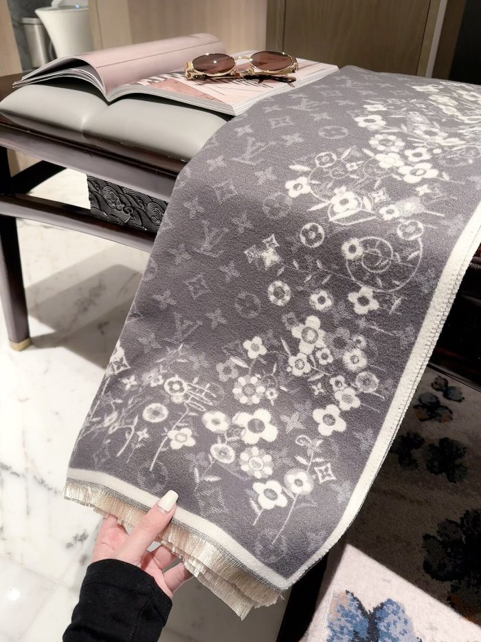 LV Scarf 031 180*60cm