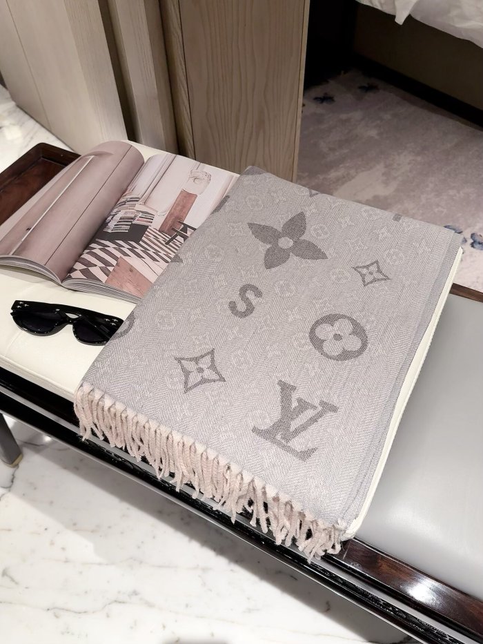 LV Scarf 037 180*60cm