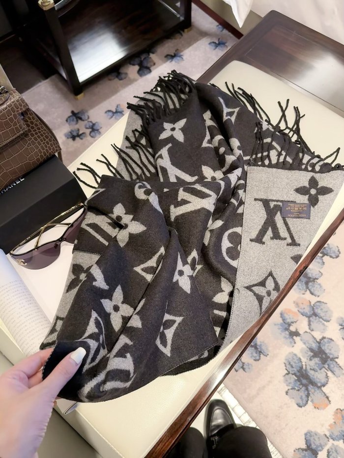 LV Scarf 022 180*60cm