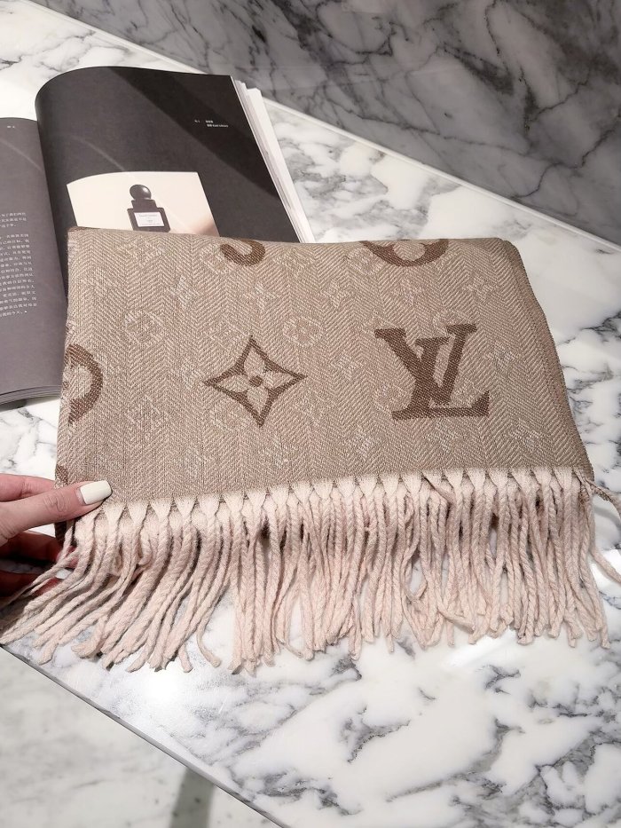 LV Scarf 037 180*60cm