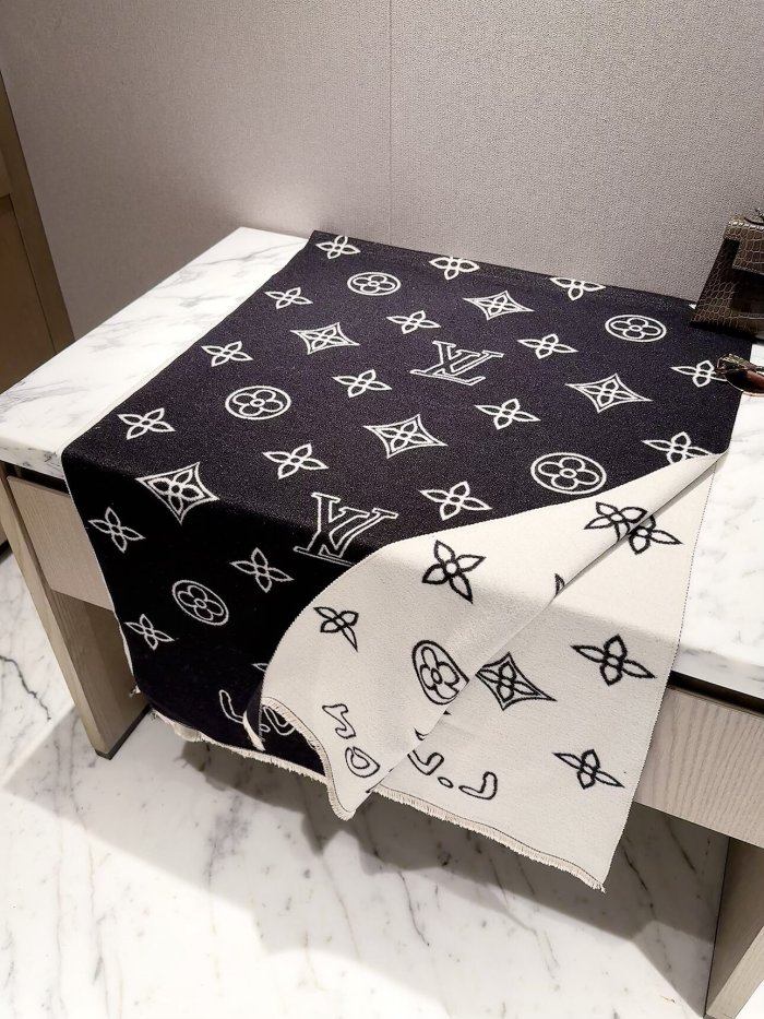 LV Scarf 032 180*60cm