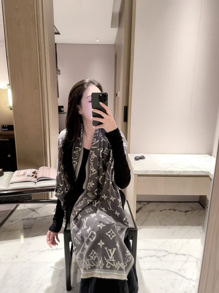 LV Scarf 029 180*60cm