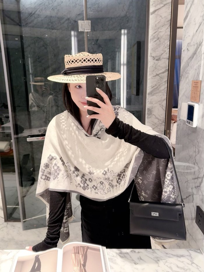 LV Scarf 031 180*60cm