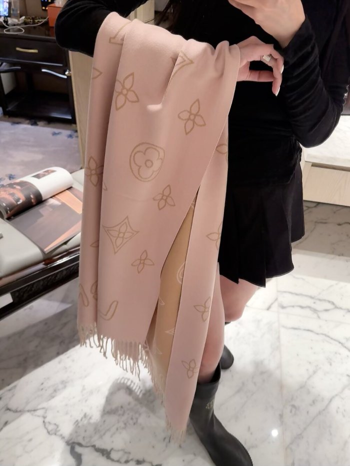 LV Scarf 039 180*60cm