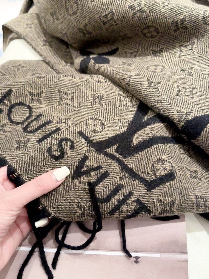 LV Scarf 035 180*60cm