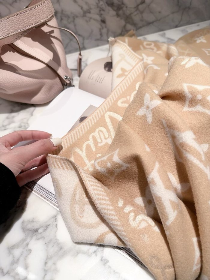 LV Scarf 029 180*60cm