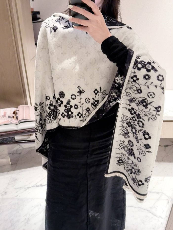 LV Scarf 031 180*60cm