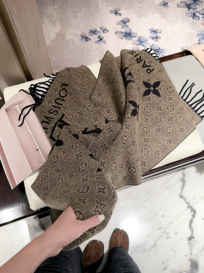 LV Scarf 035 180*60cm