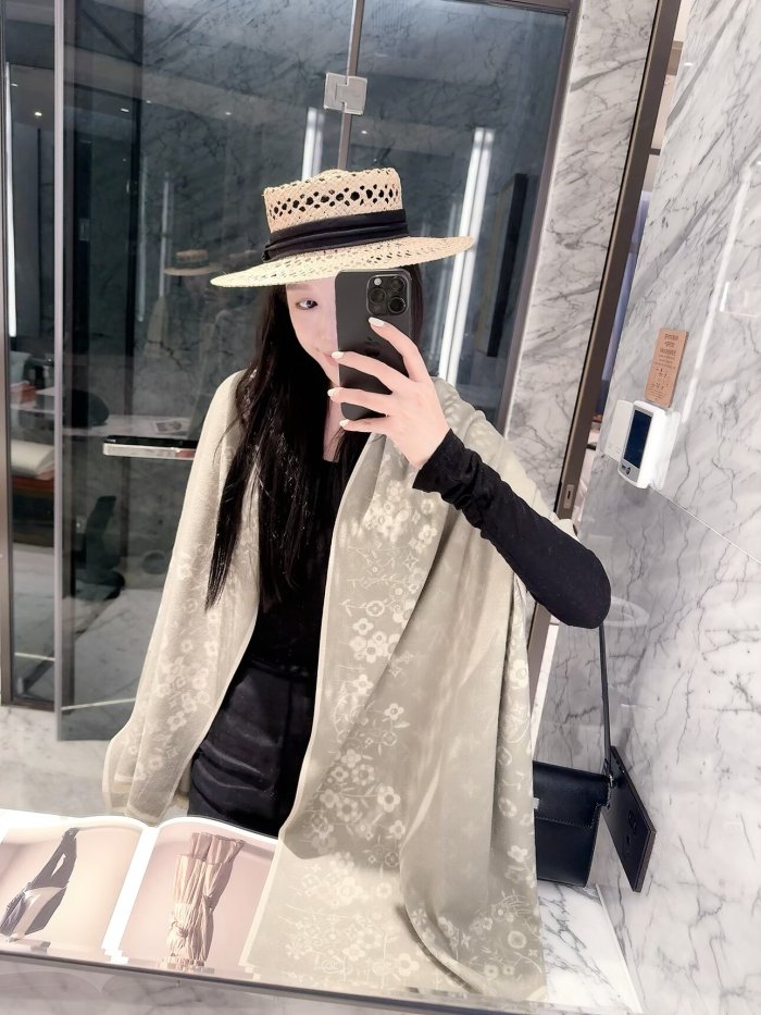 LV Scarf 031 180*60cm