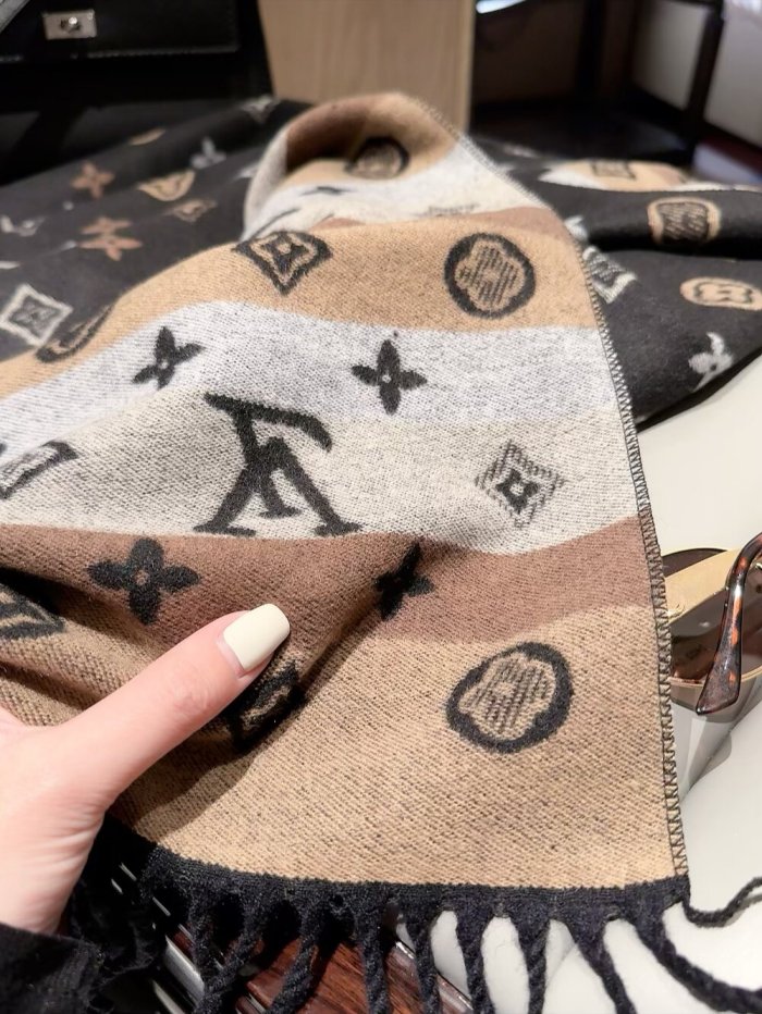 LV Scarf 041 180*60cm