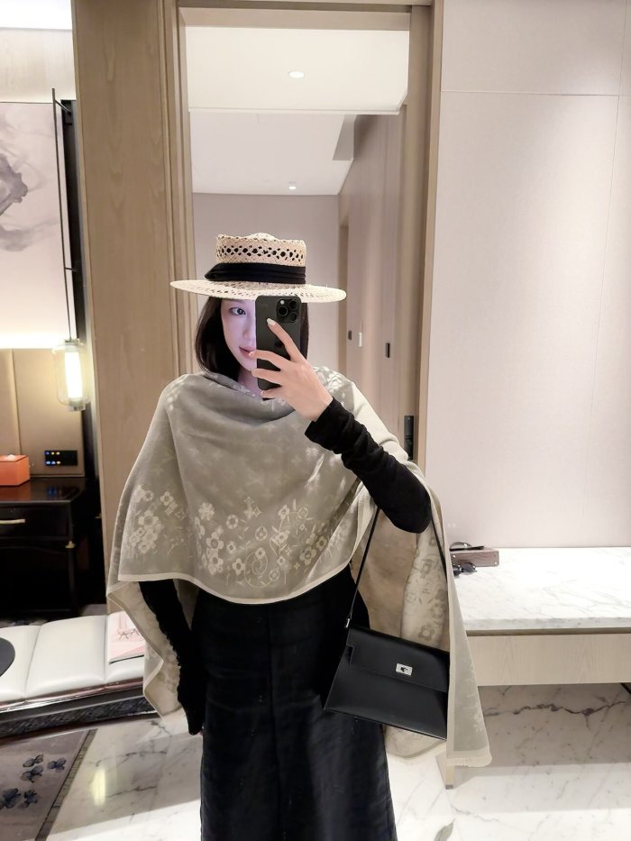 LV Scarf 031 180*60cm
