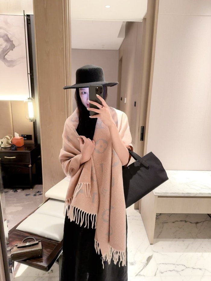LV Scarf 037 180*60cm