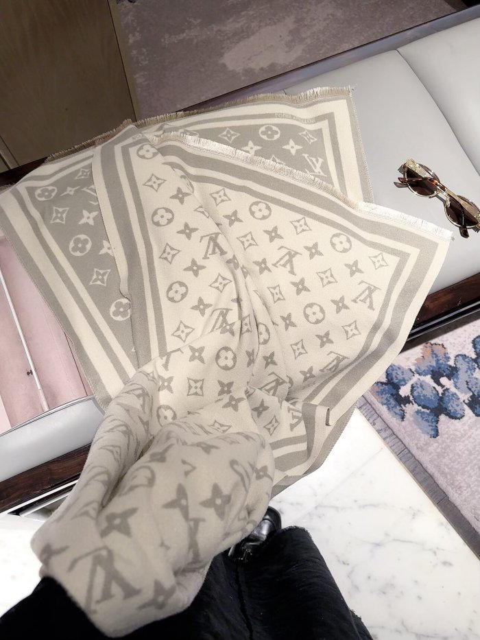 LV Scarf 030 180*60cm