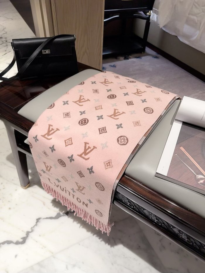 LV Scarf 041 180*60cm