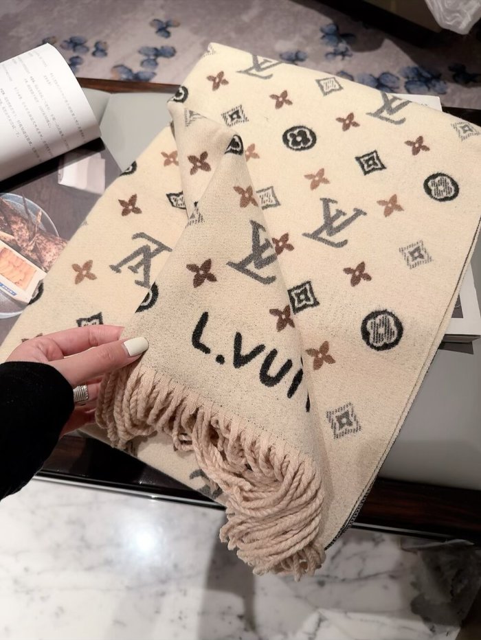 LV Scarf 041 180*60cm