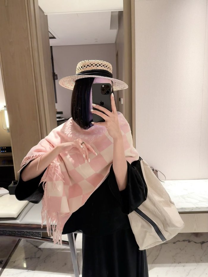 LV Scarf 027 180*60cm