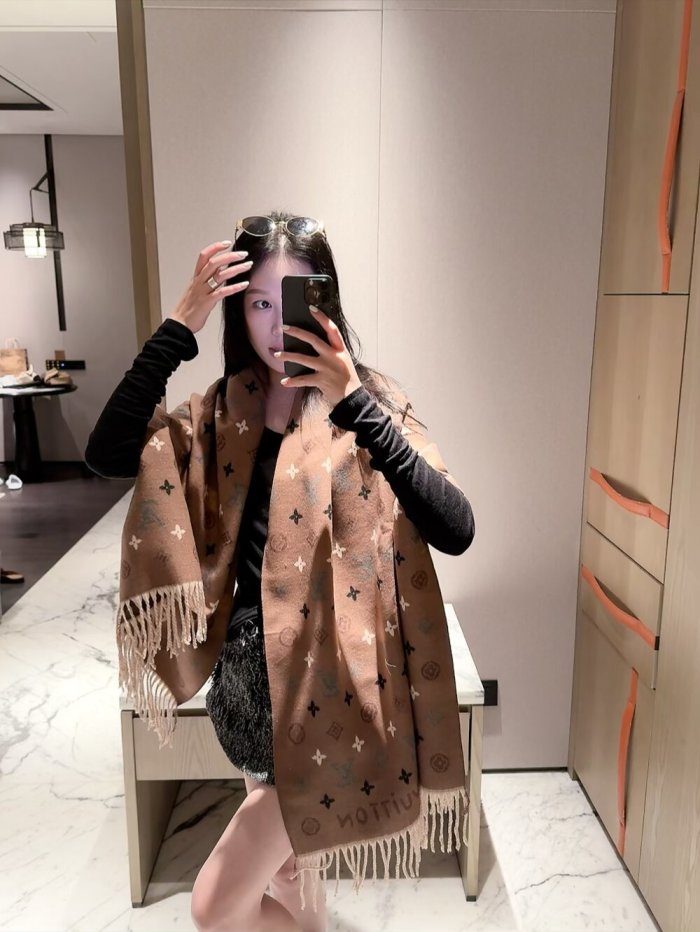 LV Scarf 041 180*60cm