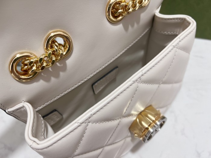 【23 new】GUCCI Deco interlocking double G logo chain quilted leather handbag crossbody shoulder bag mini women white