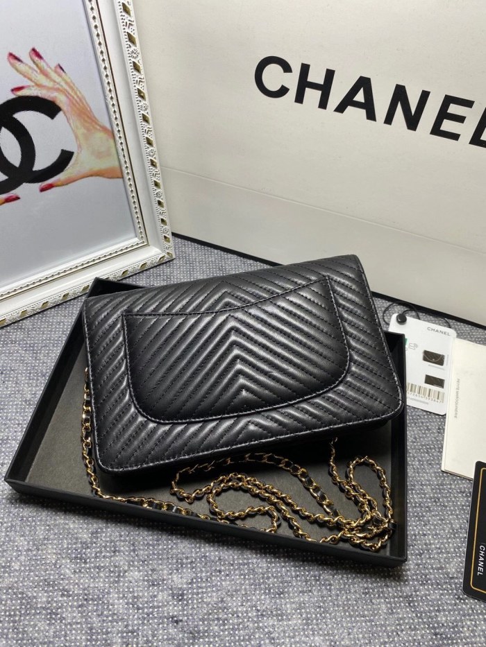 Chanel woc V crossbody shoulder bag gold buckle chain Women's black