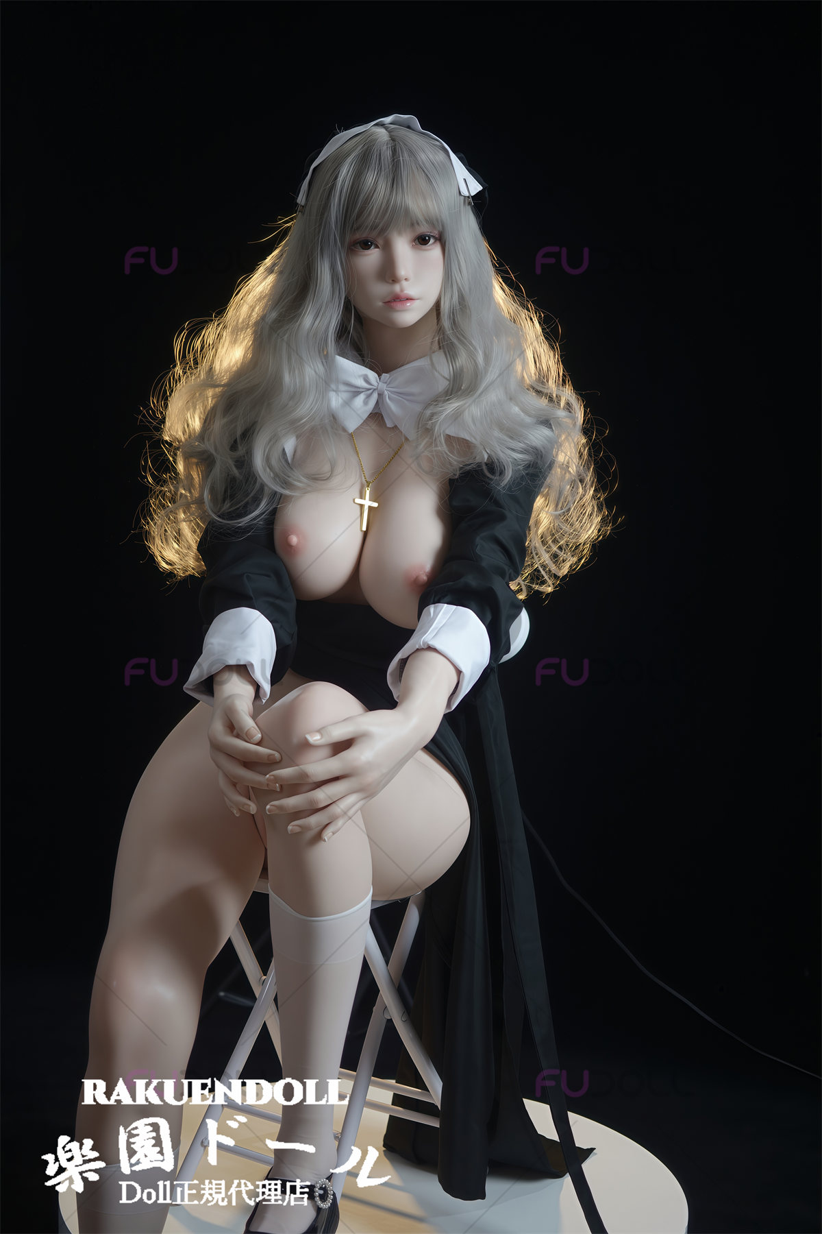 アダルト ドール座っている姿