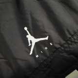 23 24 Windbreaker AAA44045
