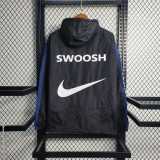 23 24 Windbreaker AAA44087