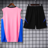 2024/25 Man Utd Pink Training Shorts Suit