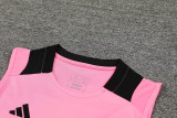 2024/25 Man Utd Pink Training Shorts Suit