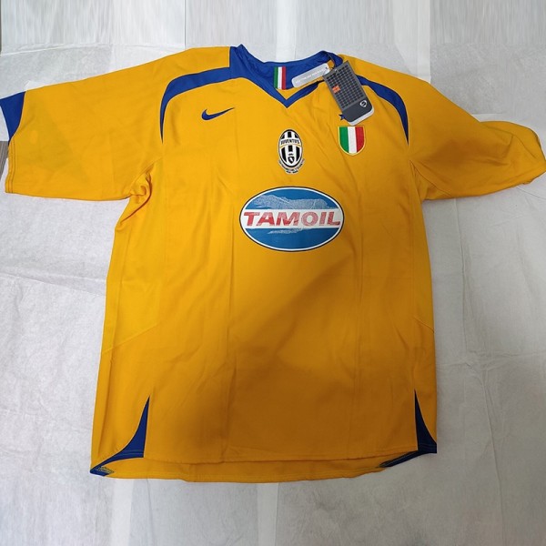 2005/06 JUV 3RD Yellow Retro Soccer jersey