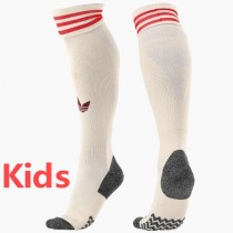 足球袜子 2024/25 Bayern Kids 3RD Kids Soccer Socks