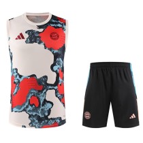2025/26 Bayern Training Shorts Suit