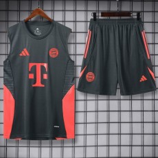 2025/26 Bayern Black Training Shorts Suit