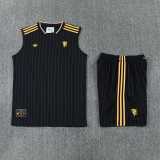 2025/26 Man Utd Black Training Shorts Suit